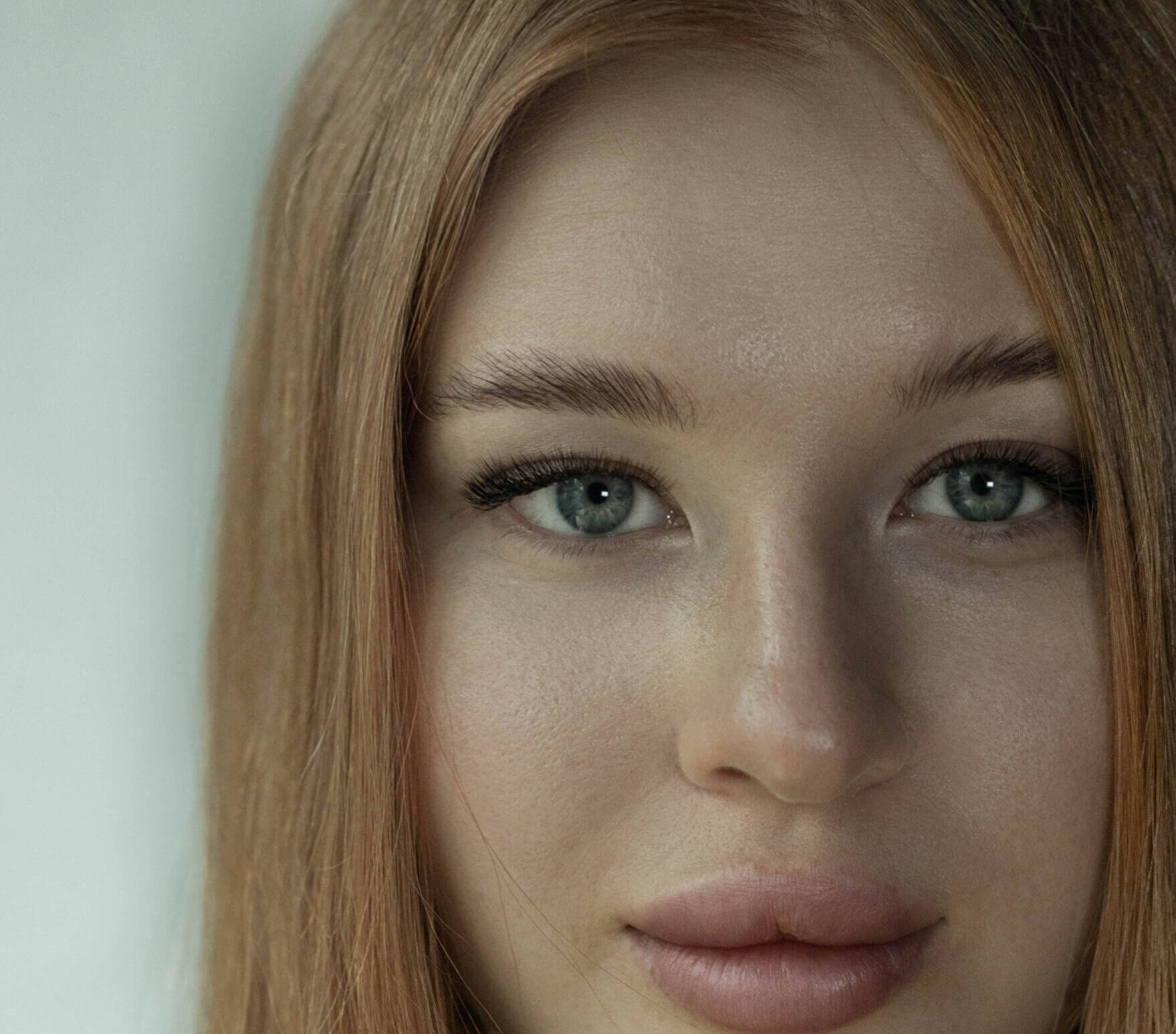 Portrait showing lash extensions, from the Natural Lashes website